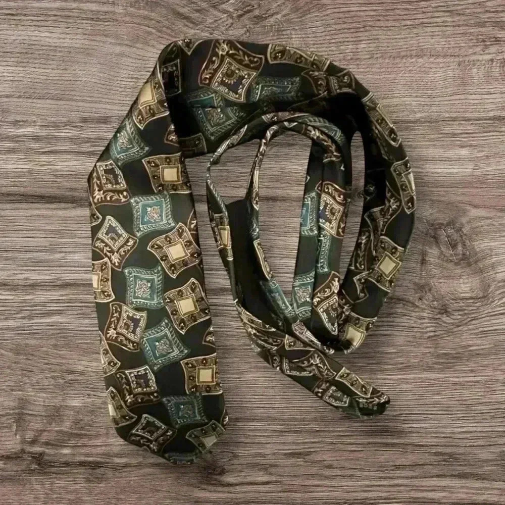 Free 💎Vintage Executive Club Neck Tie - Picture 6 of 12